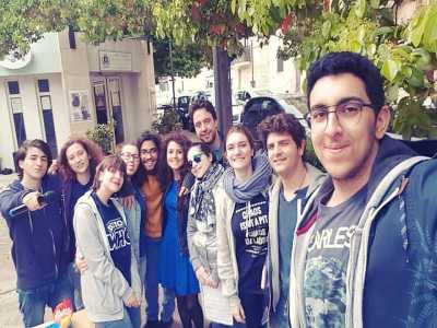 Il gruppo di Lucidafollia, composto da 15 ragazzi di et� compresa tra i 16 e i 25 anni